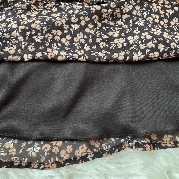 Altar’d State Size XS tiered floral skirt - Picture 6 of 8
